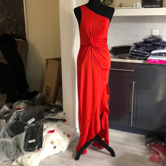 Red One Shoulder ruffle high slit maxi - Picture 5 of 8